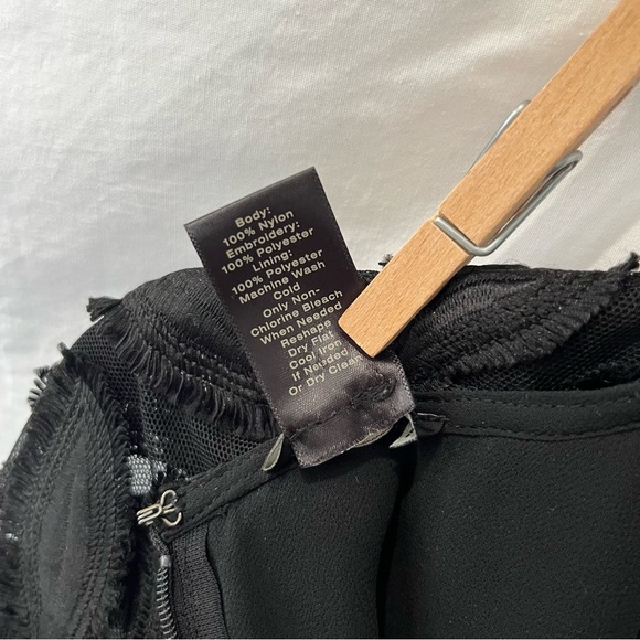 Ann Taylor Size 2 Beautiful Black Lace Peplum Top - Picture 4 of 8